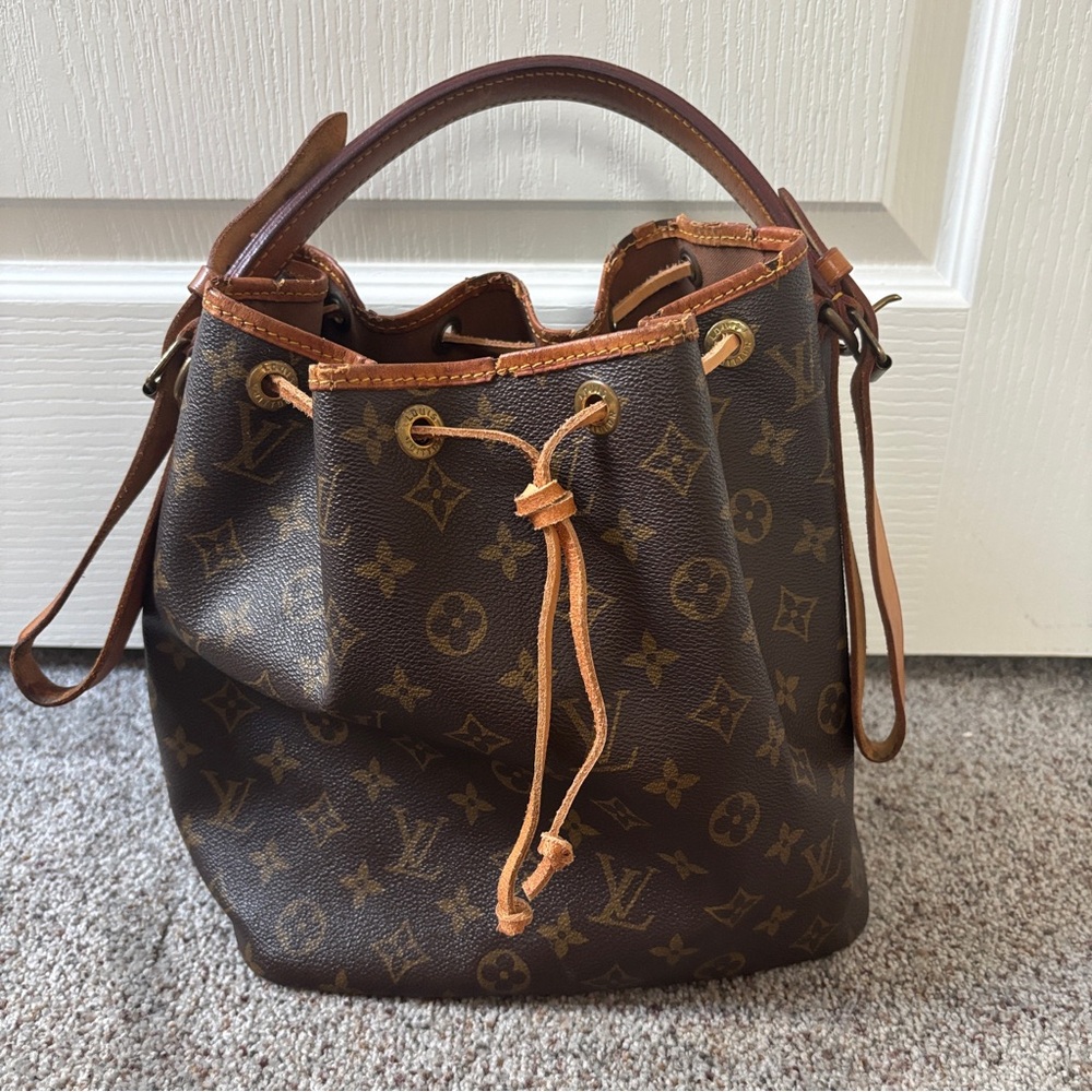 Louis Vuitton Petit Noe vintage Monogram bucket Bag authentic